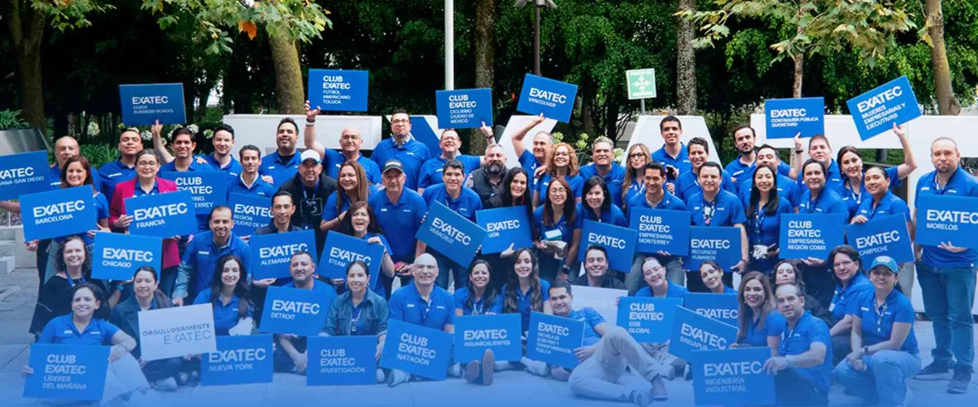 reunion de presidencias exatec afuera del tecnologico de monterrey campus ciudad de mexico